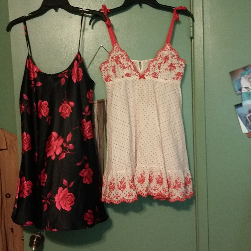 2 PC bundle nighties EUC vintage